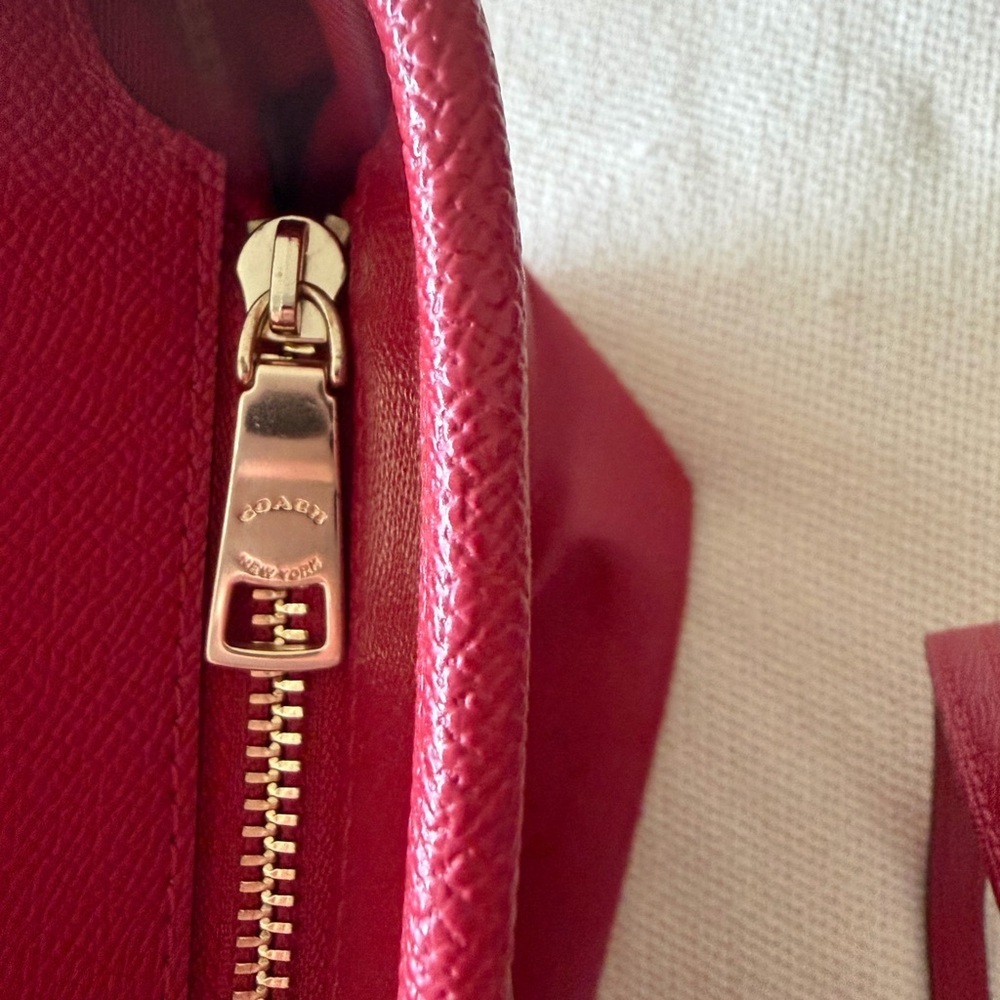 Coach City Tote NWOT Cherry Red Leather Tote - Picture 5 of 9